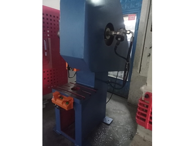 20 Ton Hava Kavramalı Pres - 1