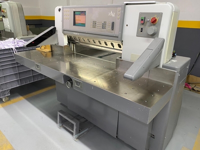 Machine de découpe de papier Polar 92 E - 4