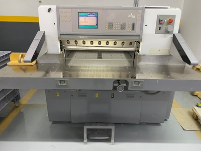 Machine de découpe de papier Polar 92 E - 0