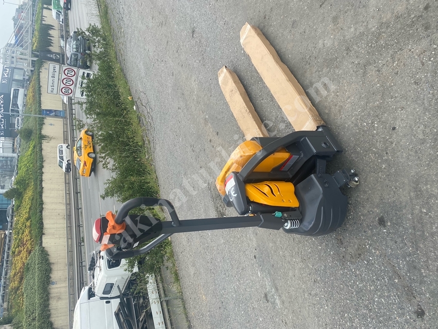 1500 Kg Lityum Akülü Denge Tekerli Transpalet