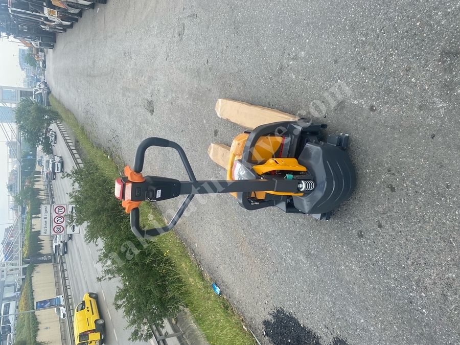 1500 Kg Lityum Akülü Denge Tekerli Transpalet