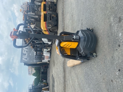1500 Kg Lityum Akülü Denge Tekerli Transpalet - 6
