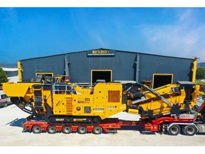 200-240 Tons / Hour Vibrating Screen Mobile Impact Crusher - 7