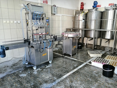 SV040 Liquid Filling Machine - 2