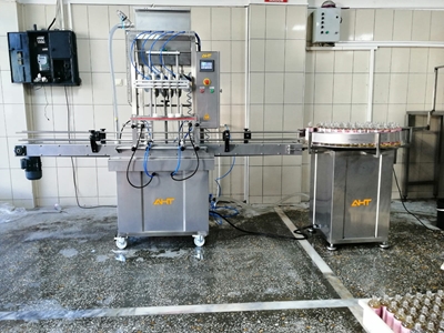 Machine de remplissage liquide SV040 - 0