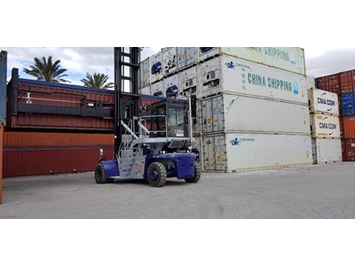 8 Ton 6x8 Empty Container Stacking Machine - 4