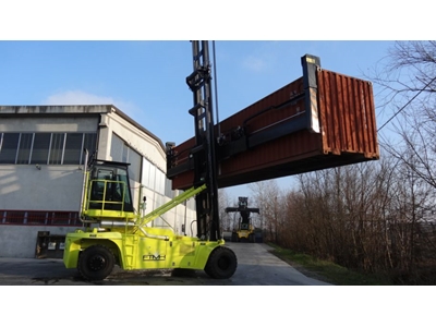 8 Ton 19040 Mm Boş Konteyner İstif Makinası - 4
