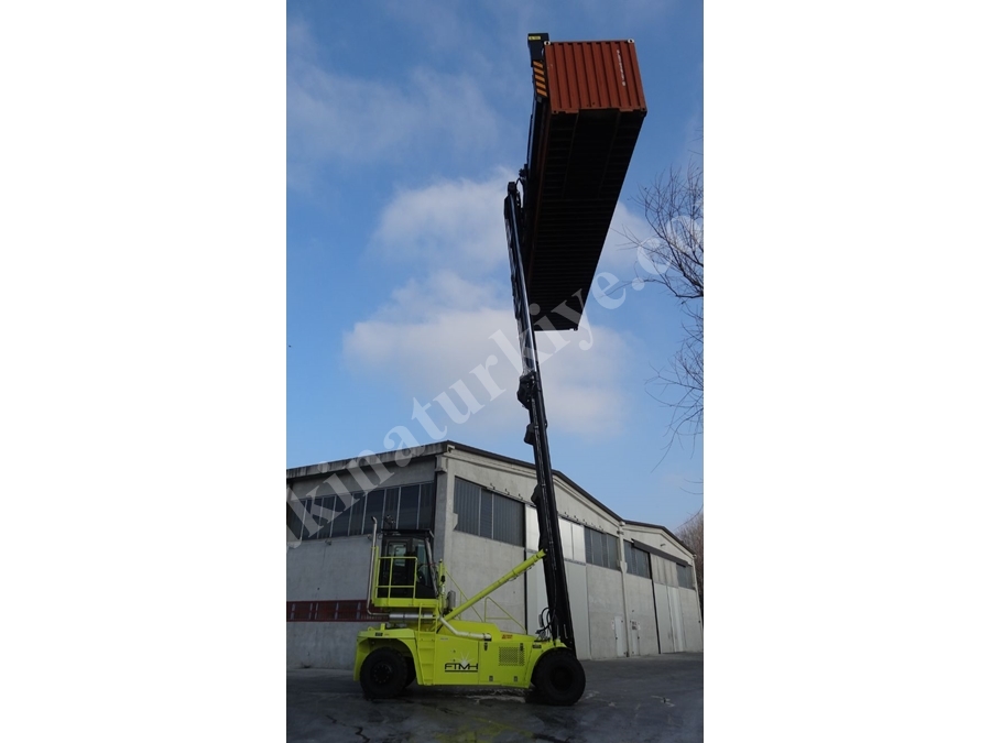8 Ton 19040 Mm Boş Konteyner İstif Makinası