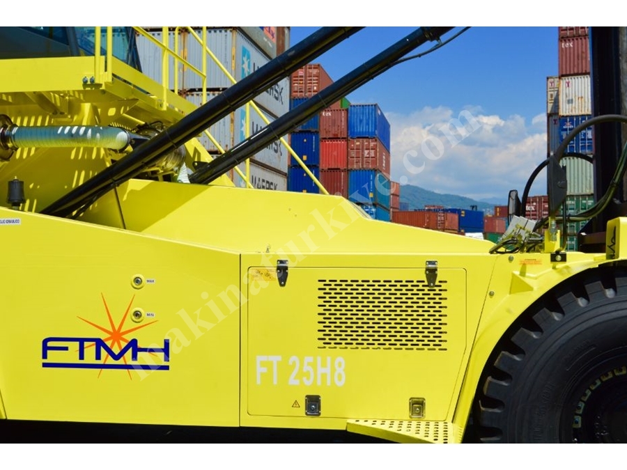 9 Ton 21700 Mm Boş Konteyner İstif Makinası