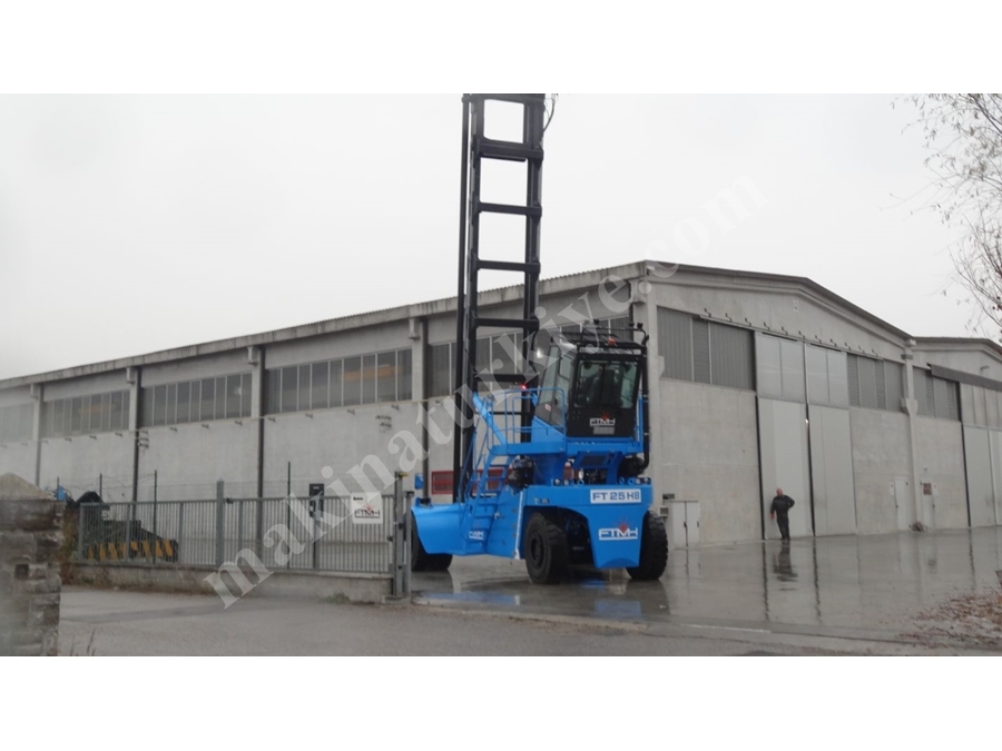 9 Ton 21700 Mm Boş Konteyner İstif Makinası