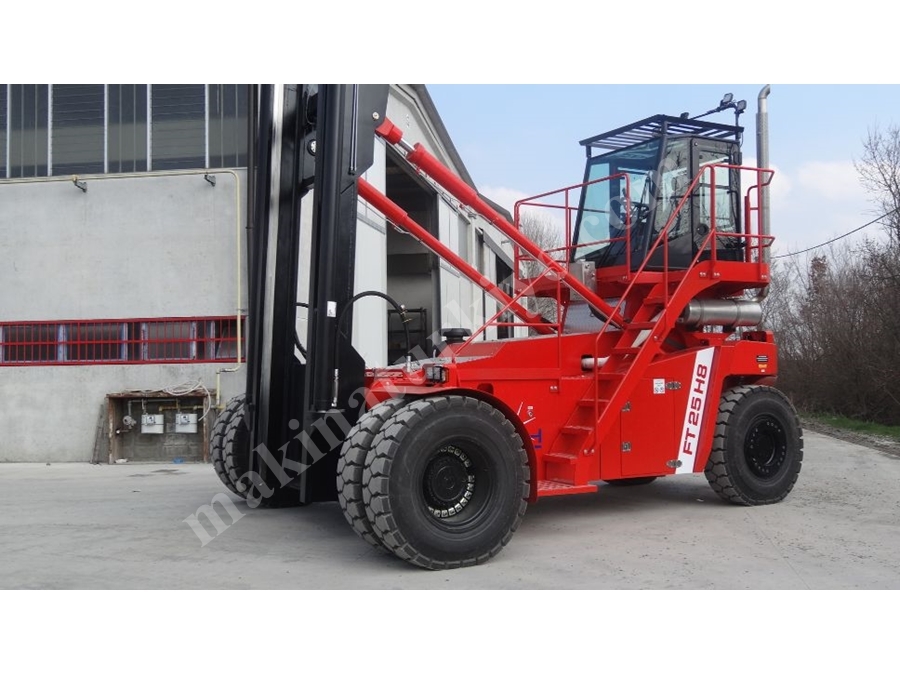 9 Ton 21700 Mm Boş Konteyner İstif Makinası