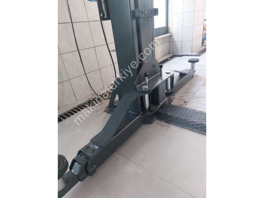 Élévateur de Voiture à Deux Colonnes Électrohydraulique de Type Écologique de 4 Tonnes sans Châssis