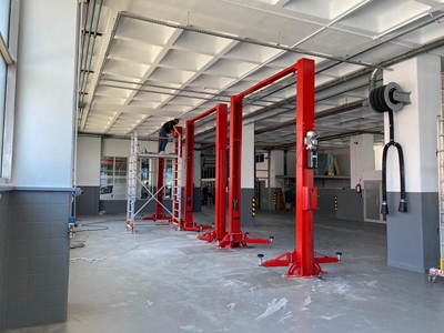 Lève-voiture électrohydraulique sans châssis de 4 tonnes à 2 colonnes - 1