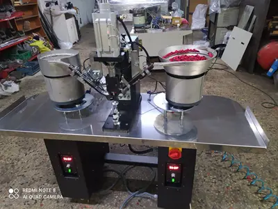 Knopfmaschine für Mützen mit 4000/5000 Stück in 10 Stunden