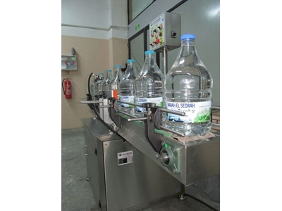 4000-6000 Units / Hour Round Bottle Wrapping Labeling Machine - 1