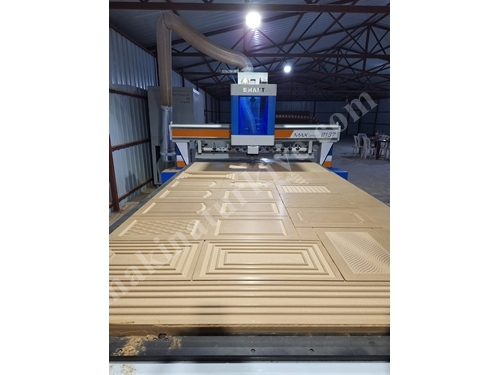Routeur CNC en bois (2100x3660 mm)