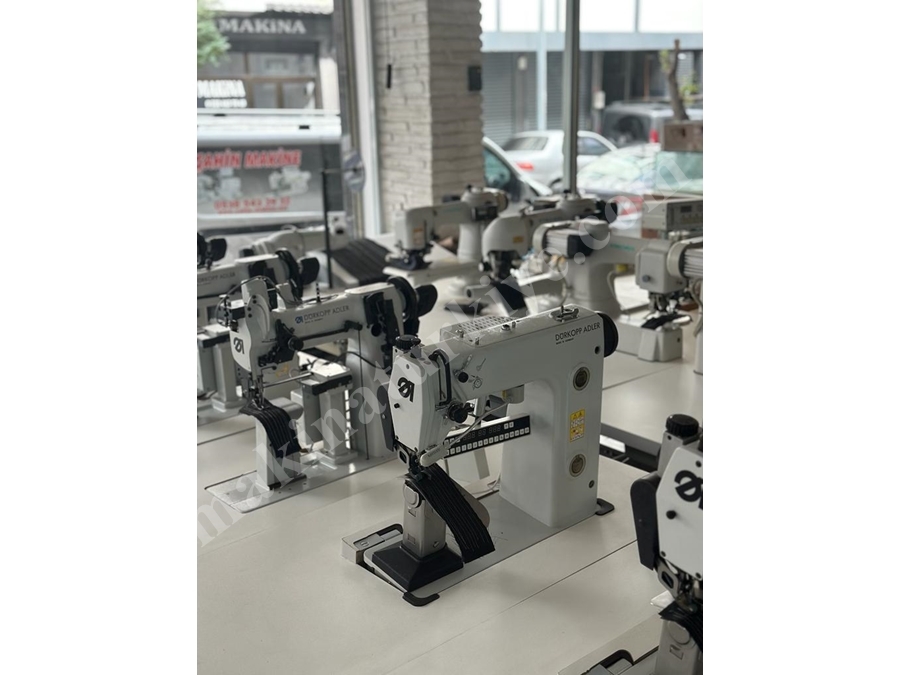 550-16-23 Automatic Sleeve Attaching Machine