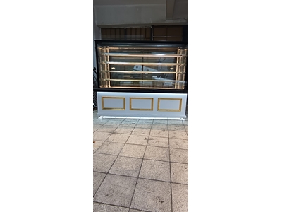 Refrigerated Cake Cabinet - 1