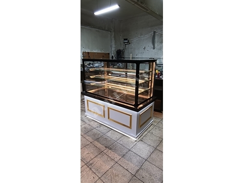 Refrigerated Cake Cabinet
