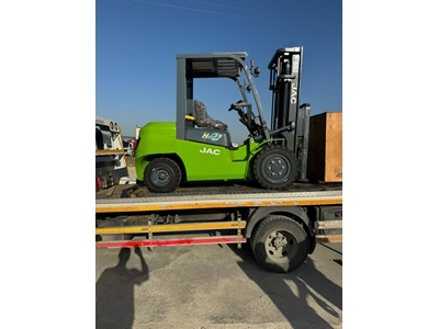 2.5 Ton (4.8 Meter) Lithium Battery Powered Forklift - 0