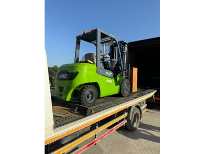 2.5 Ton (4.8 Meter) Lithium Battery Powered Forklift - 2
