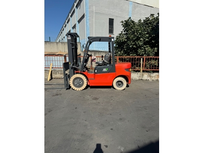 3 Ton (4.5 Meter Tripleks) Battery Powered Forklift - 4