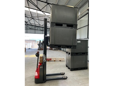 1.5 Ton (3 Meter Tripleks) Battery Powered Stacker - 1