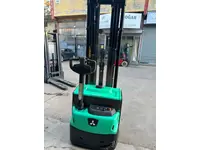 1.6 Ton (5500 Mm) Platform Electric Stacker