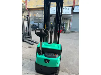 1.6 Ton (5500 Mm) Akülü İstif Makinası