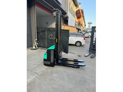 1.6 Ton (5500 Mm) Akülü İstif Makinası - 2