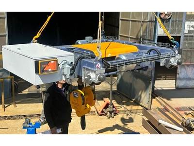 5 Ton Rotating Crane - 1