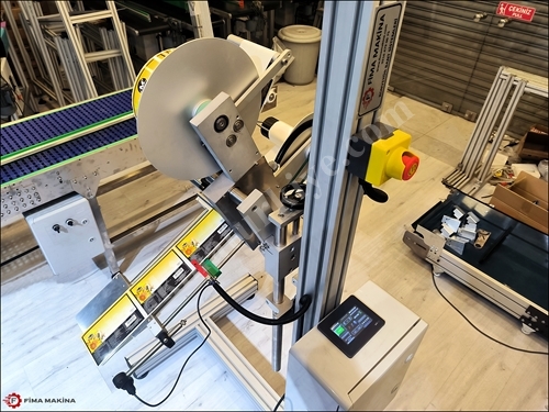 Automatic Labeling Applicator and Stand - Ready System with Automation