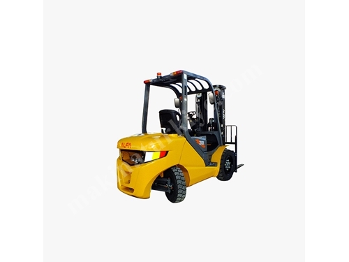 2,5 Tonnen 4500 mm Dreifach-Xinchai-Motor-Diesel-Gabelstapler