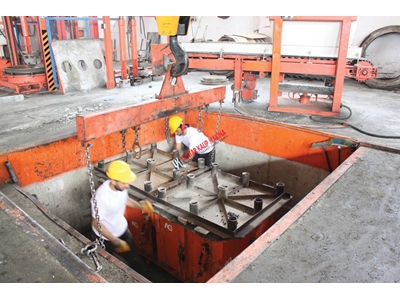 Ø 1000 Mm Concrete Chimney And Base Machine - 1