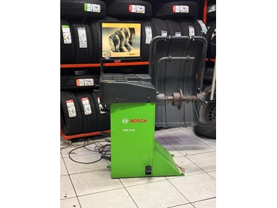 Tire Wheel Balancer Machine with Internal and External Measurement System - 1