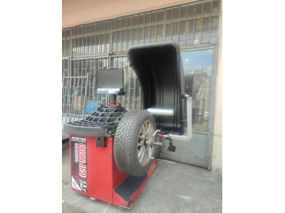 30 Inch Fully Automatic Tire Balancer Machine - 0