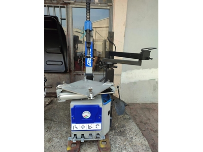 Pneumatic Tire Mounting and Dismounting Machine - 2