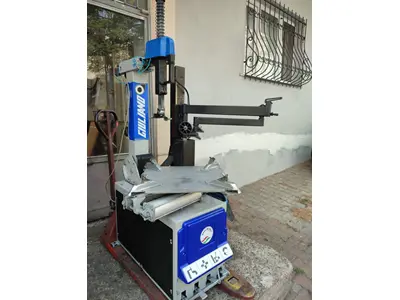 Pneumatic Tire Mounting and Dismounting Machine