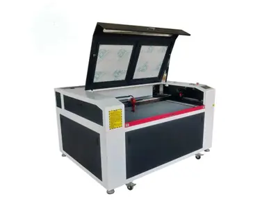 Machine de découpe laser publicitaire 130 W Co2 gravure