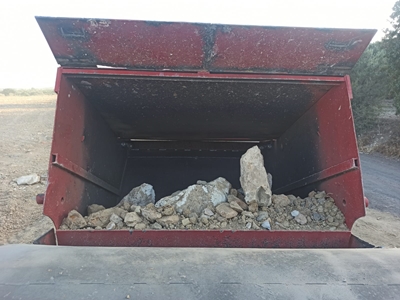 Hydraulic Tractor Basket With Scraper - 0