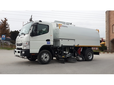 4 M3 Capacity Vacuum Sweeping Machine - 0