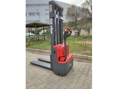 1.5 Ton 24V, 3 Metre Akülü İstif Makinesi - 4