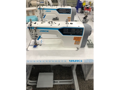 Jack A4f Straight Machine with Short Thread Cutter - 0