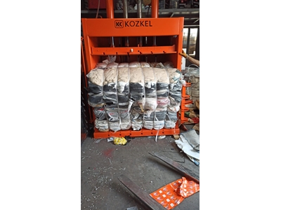 70 Ton Premium 650 Dikey Atık Balya Pres Makinesi - 2