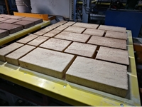Système de mélange et de coloration de pavés en blocs de béton briquette - 2