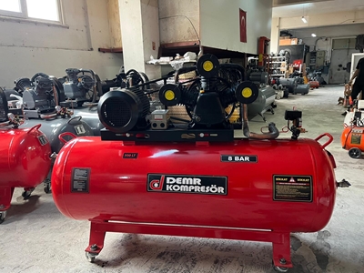 Compresseur piston de 500 litres série Eco - 1