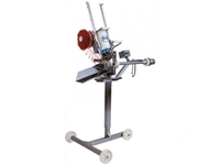Halbautomatische Wurstclipsmaschine