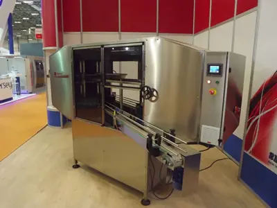 Автоматическая машина для внутренней мойки упаковки с водой