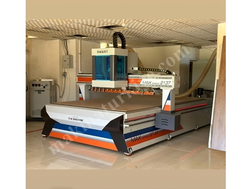 Radonix-gesteuertes Servo-Holz-CNC-Bearbeitungszentrum