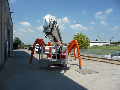 Plateforme articulée Araignée de 41,40 m (8500 kg) - 12
